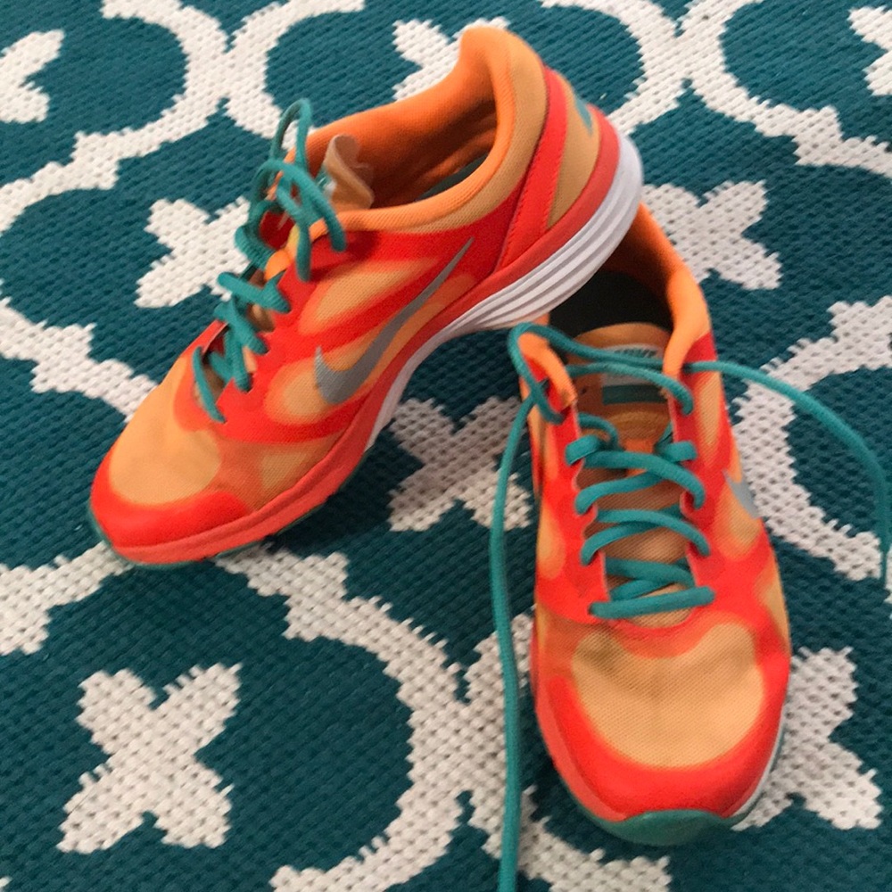 Size 6 Nike shoes